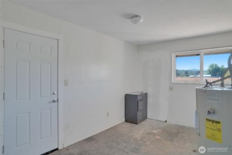 2001 Heckard Road Raymond WA 98577