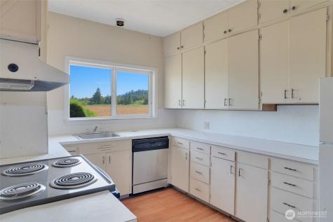 2001 Heckard Road Raymond WA 98577
