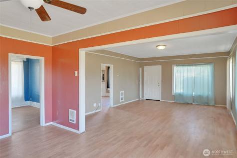 2001 Heckard Road Raymond WA 98577