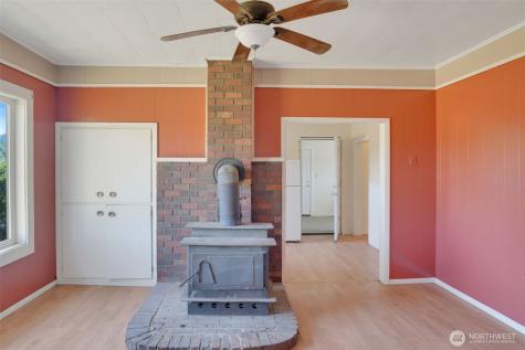 2001 Heckard Road Raymond WA 98577
