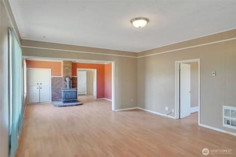 2001 Heckard Road Raymond WA 98577