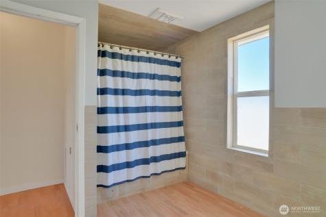 2001 Heckard Road Raymond WA 98577