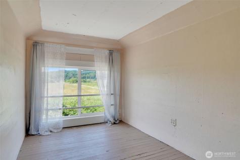 2001 Heckard Road Raymond WA 98577