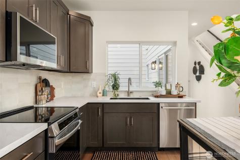 12002 20th Avenue NE Seattle WA 98125