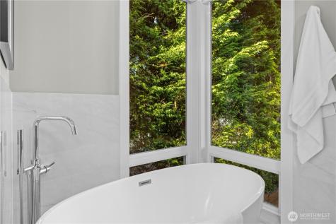16908 SE 34th Street Bellevue WA 98008