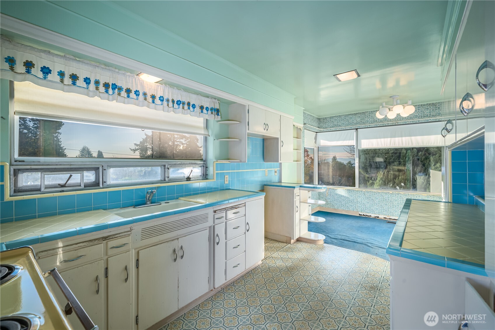 12009 Palatine Avenue N Seattle WA 98133