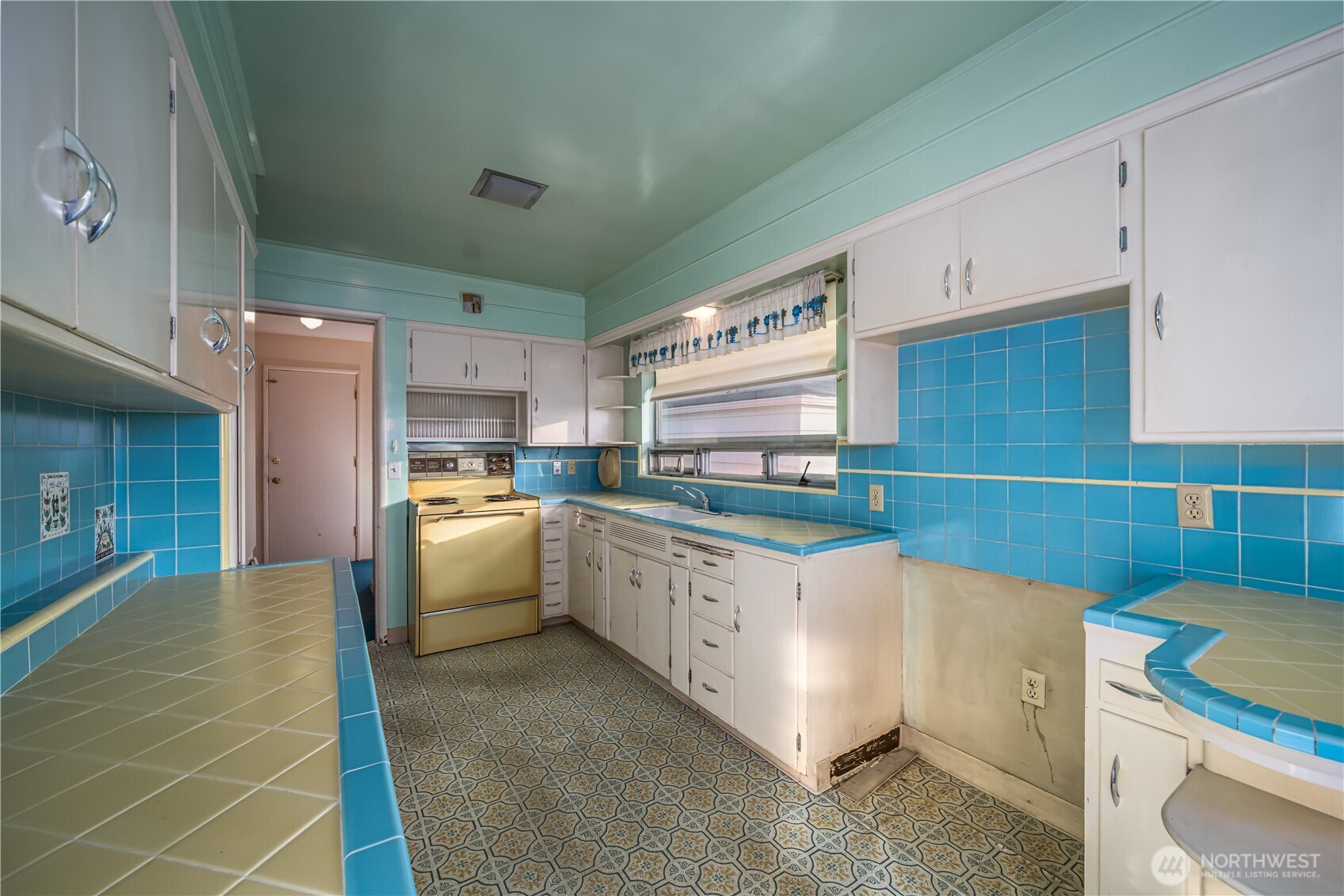 12009 Palatine Avenue N Seattle WA 98133