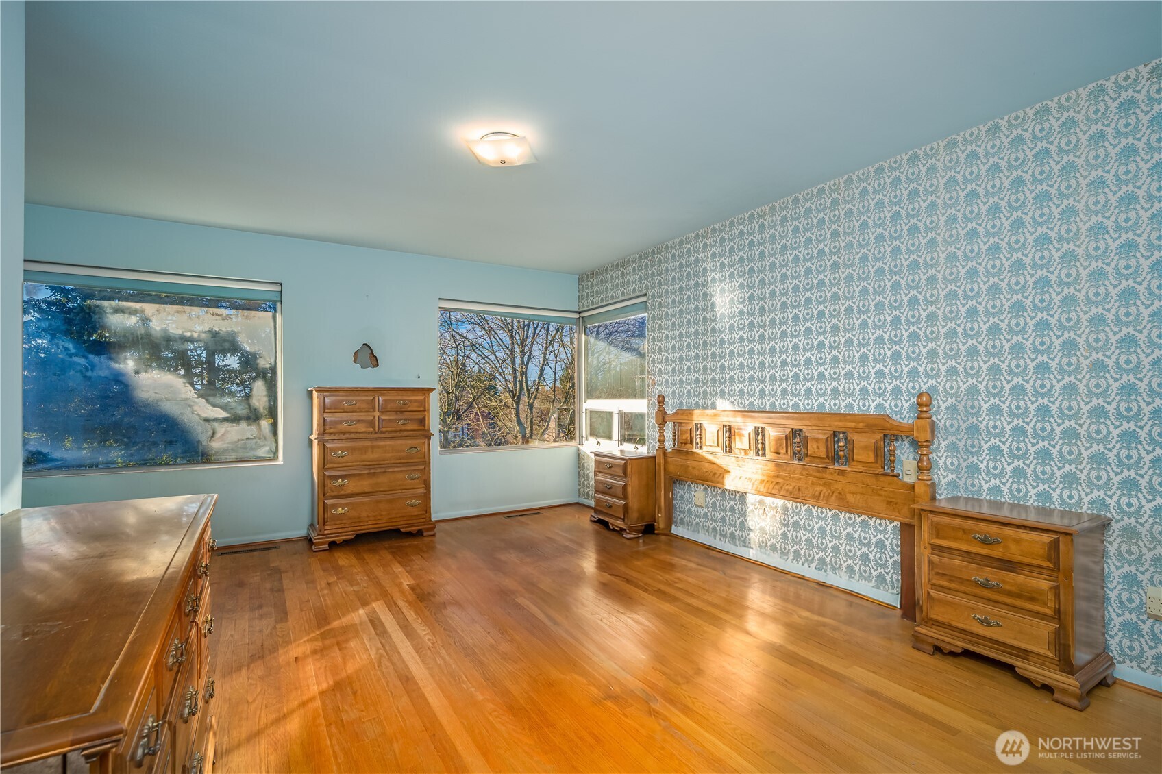 12009 Palatine Avenue N Seattle WA 98133