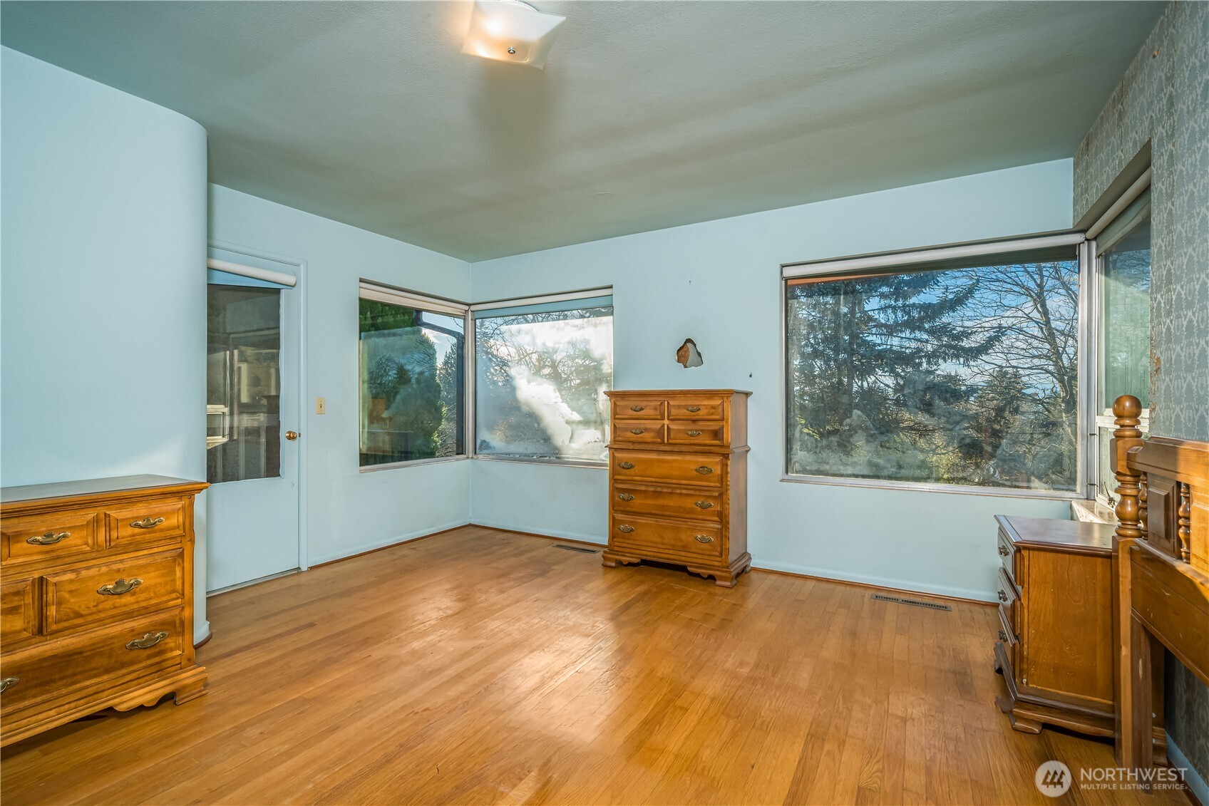12009 Palatine Avenue N Seattle WA 98133