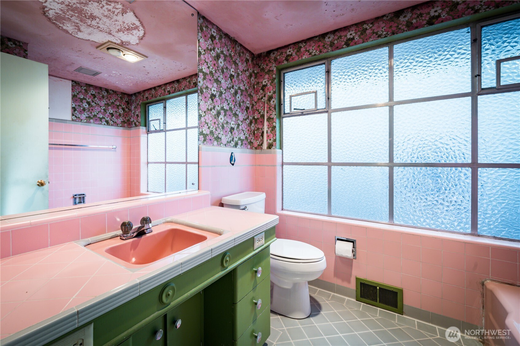 12009 Palatine Avenue N Seattle WA 98133