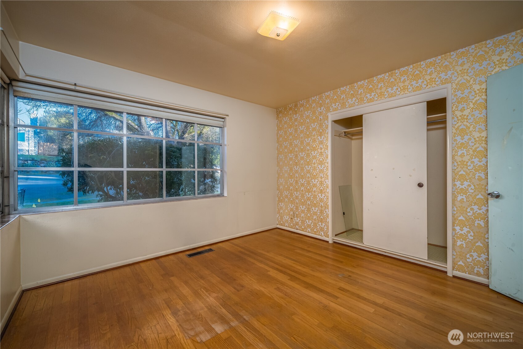 12009 Palatine Avenue N Seattle WA 98133