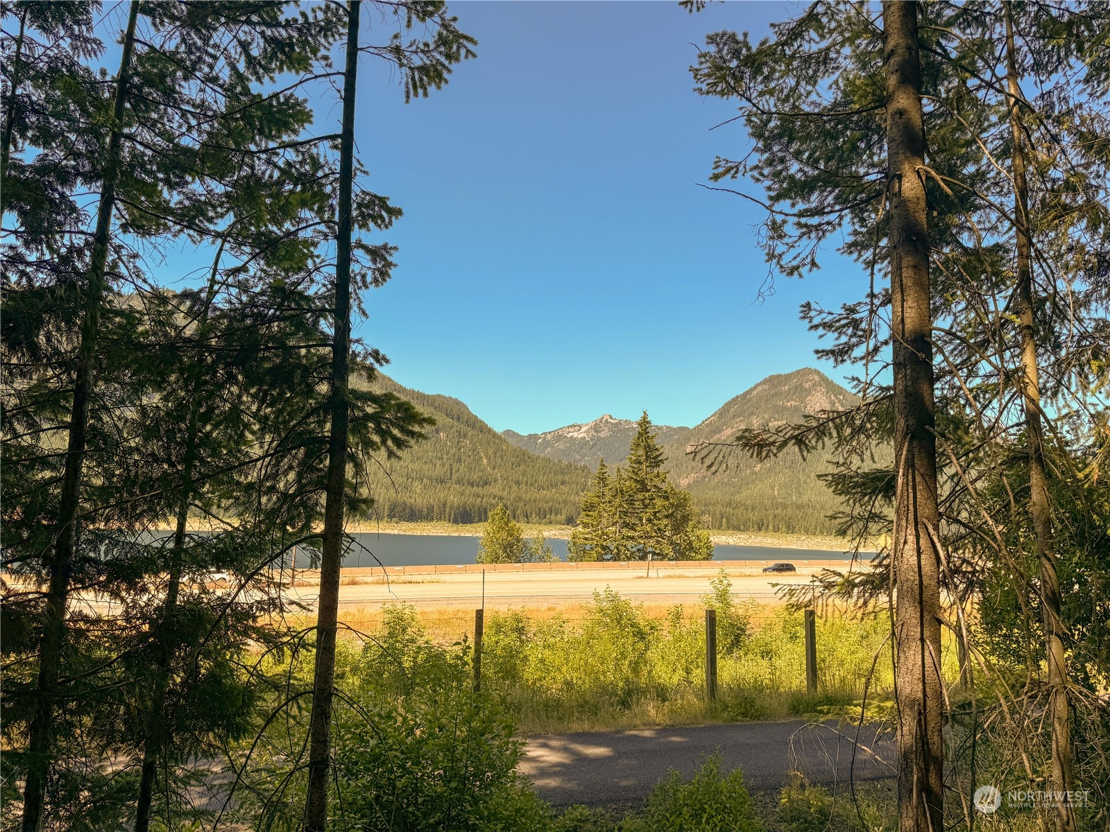 4061 Fs Road 4832 Snoqualmie Pass WA 98068