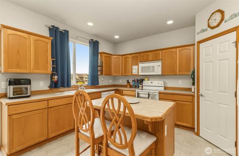 6822 38th Place NE Marysville WA 98270