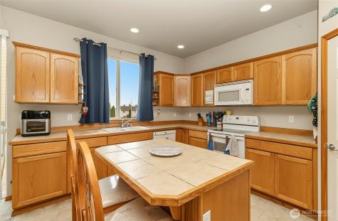 6822 38th Place NE Marysville WA 98270