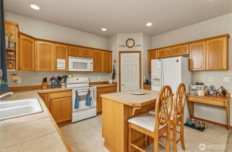 6822 38th Place NE Marysville WA 98270