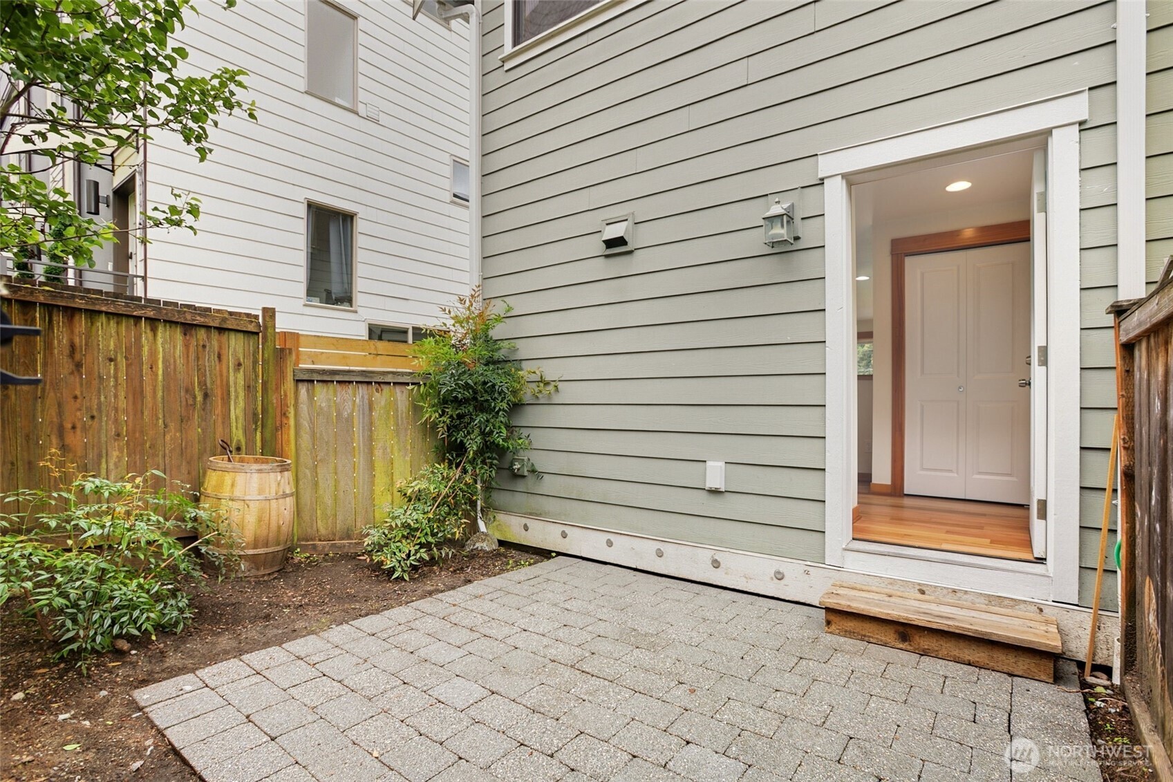 9243 35th Avenue SW Seattle WA 98126