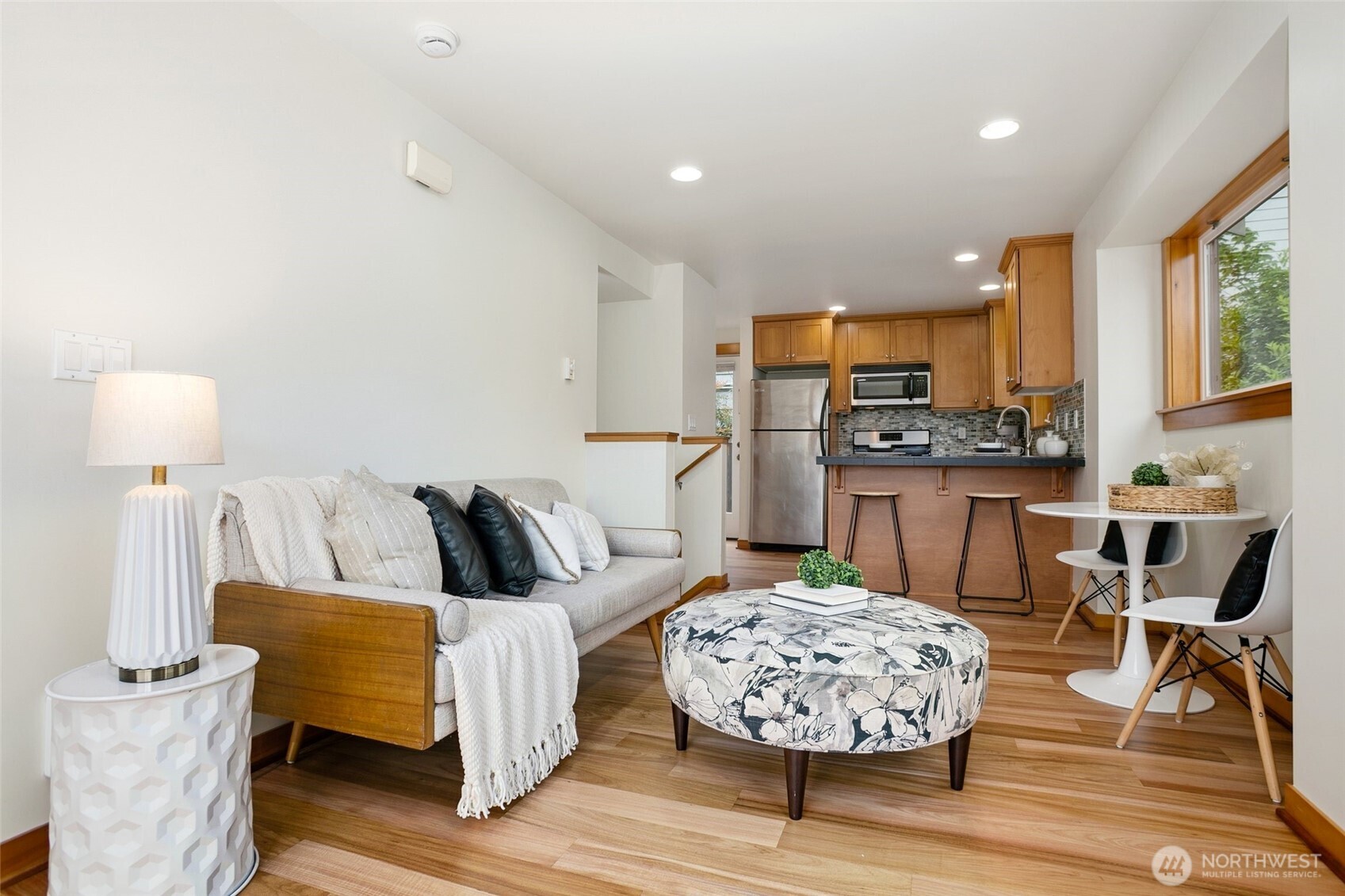 9243 35th Avenue SW Seattle WA 98126