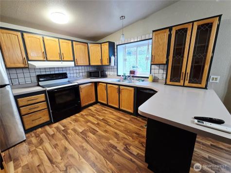 140 SE Fuchsia Avenue Shelton WA 98584