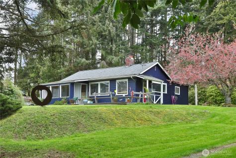 2712 North Bluff Road Greenbank WA 98253
