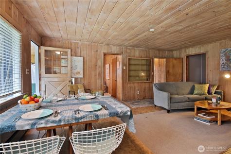 2712 North Bluff Road Greenbank WA 98253