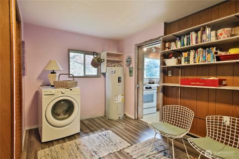 2712 North Bluff Road Greenbank WA 98253