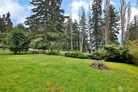 2712 North Bluff Road Greenbank WA 98253