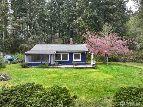 2712 North Bluff Road Greenbank WA 98253