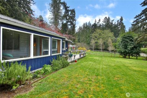 2712 North Bluff Road Greenbank WA 98253