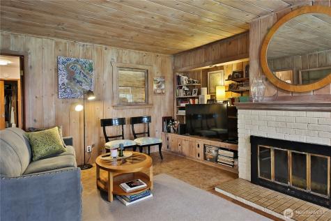 2712 North Bluff Road Greenbank WA 98253