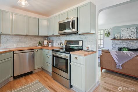 1022 22nd Avenue Longview WA 98632