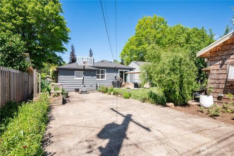 1022 22nd Avenue Longview WA 98632