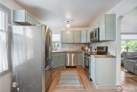 1022 22nd Avenue Longview WA 98632