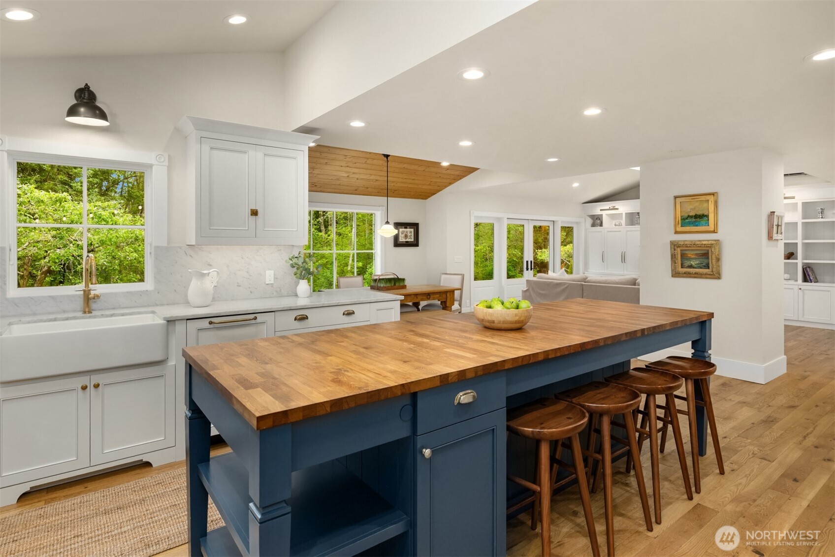 4080 Crystal Springs Drive NE Bainbridge Island WA 98110