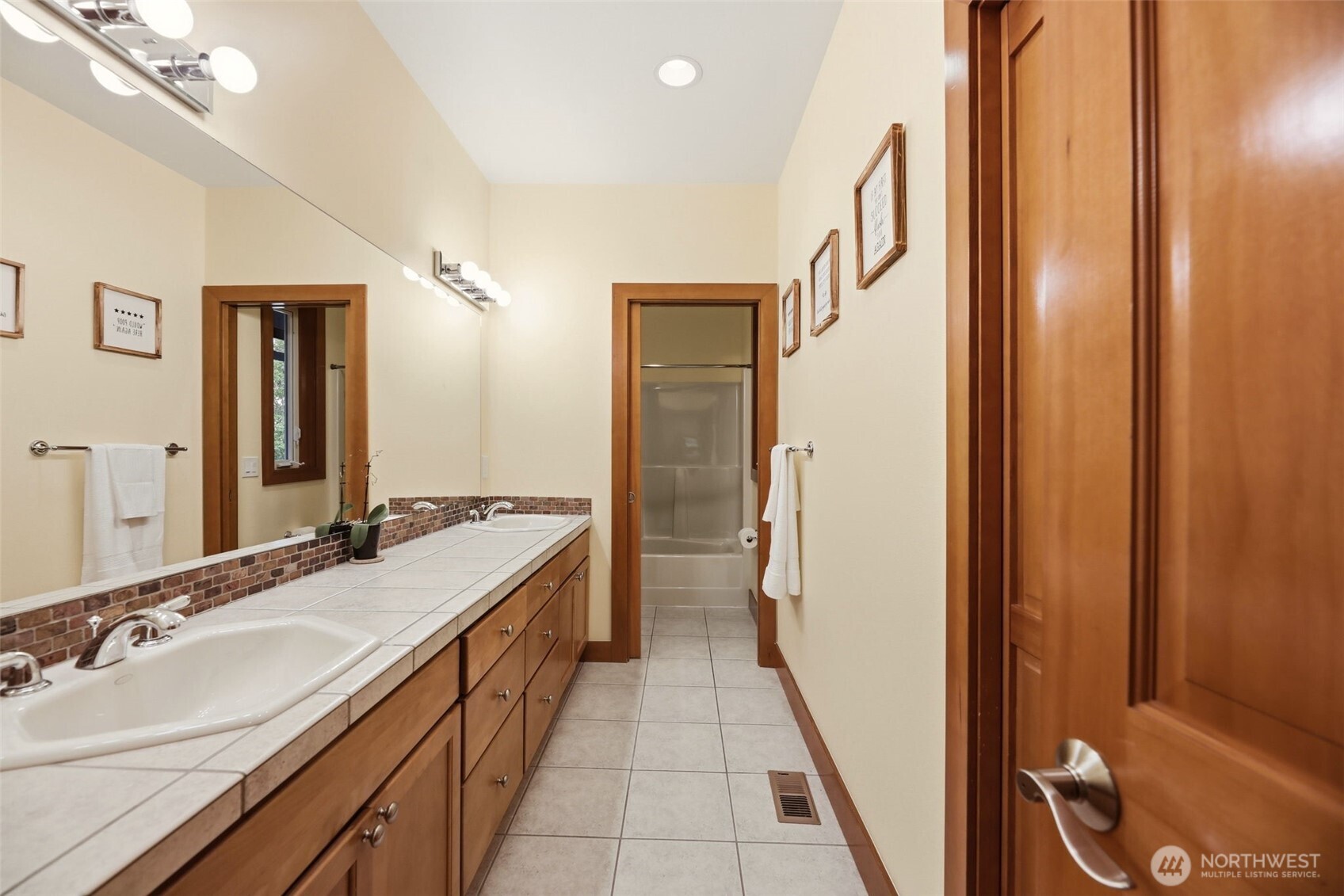 18603 E Spring Lake Drive SE Renton WA 98058