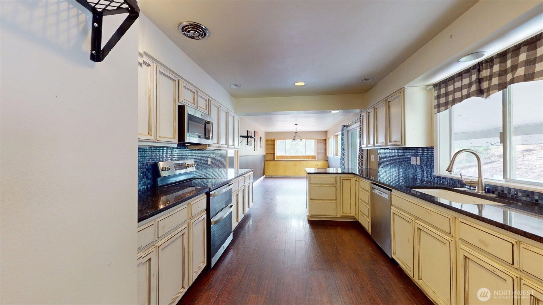 144 Montvu Drive Omak WA 98841