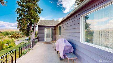 144 Montvu Drive Omak WA 98841
