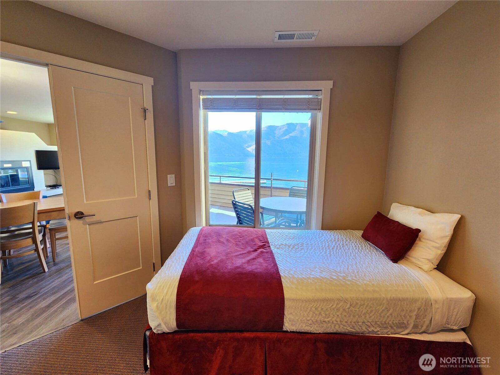 1 Lakeside 717-i Manson WA 98831
