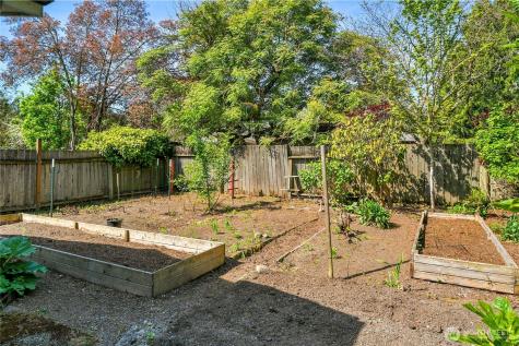 12727 Dayton Avenue N Seattle WA 98133
