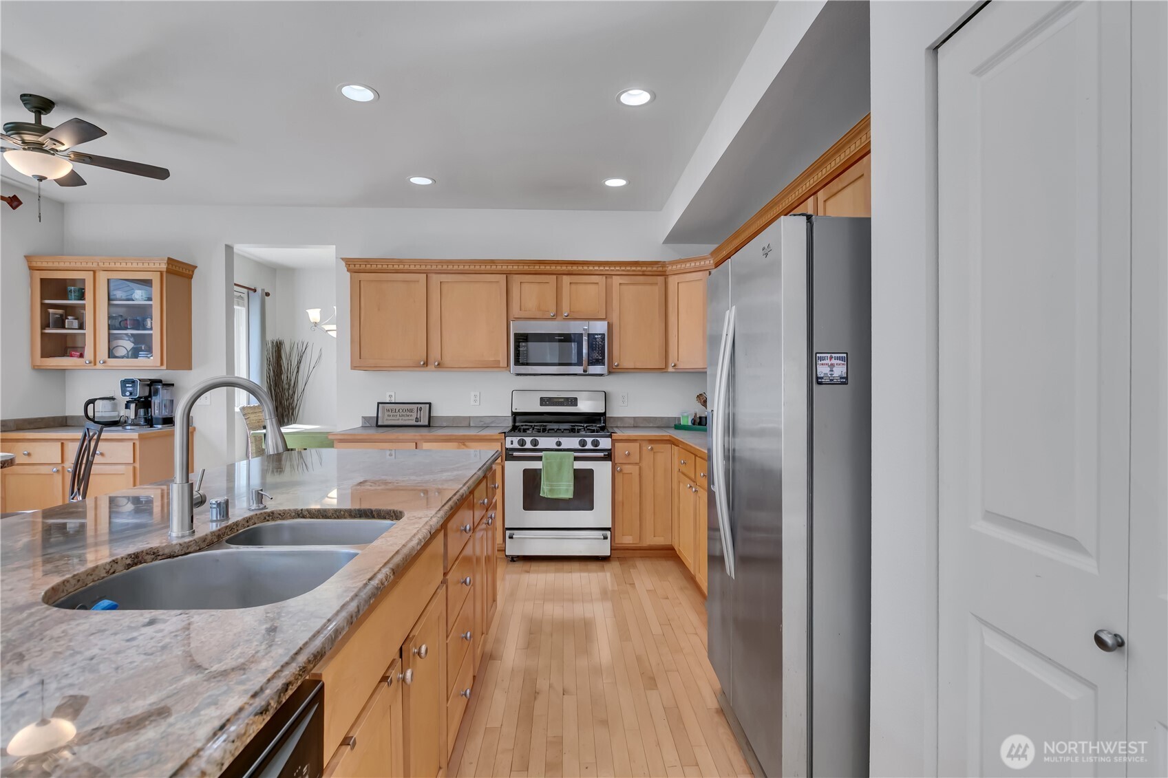 5702 Hazel Loop SE Auburn WA 98092