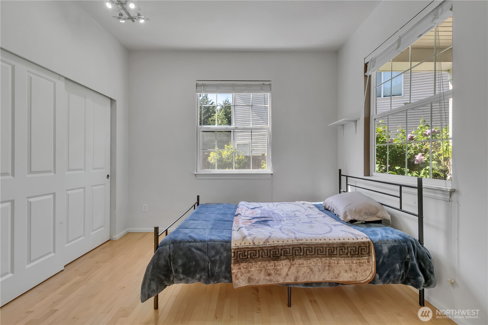 5702 Hazel Loop SE Auburn WA 98092