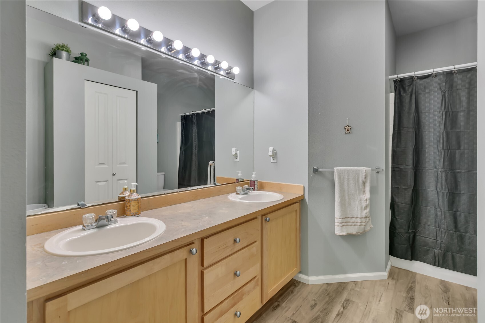 5702 Hazel Loop SE Auburn WA 98092
