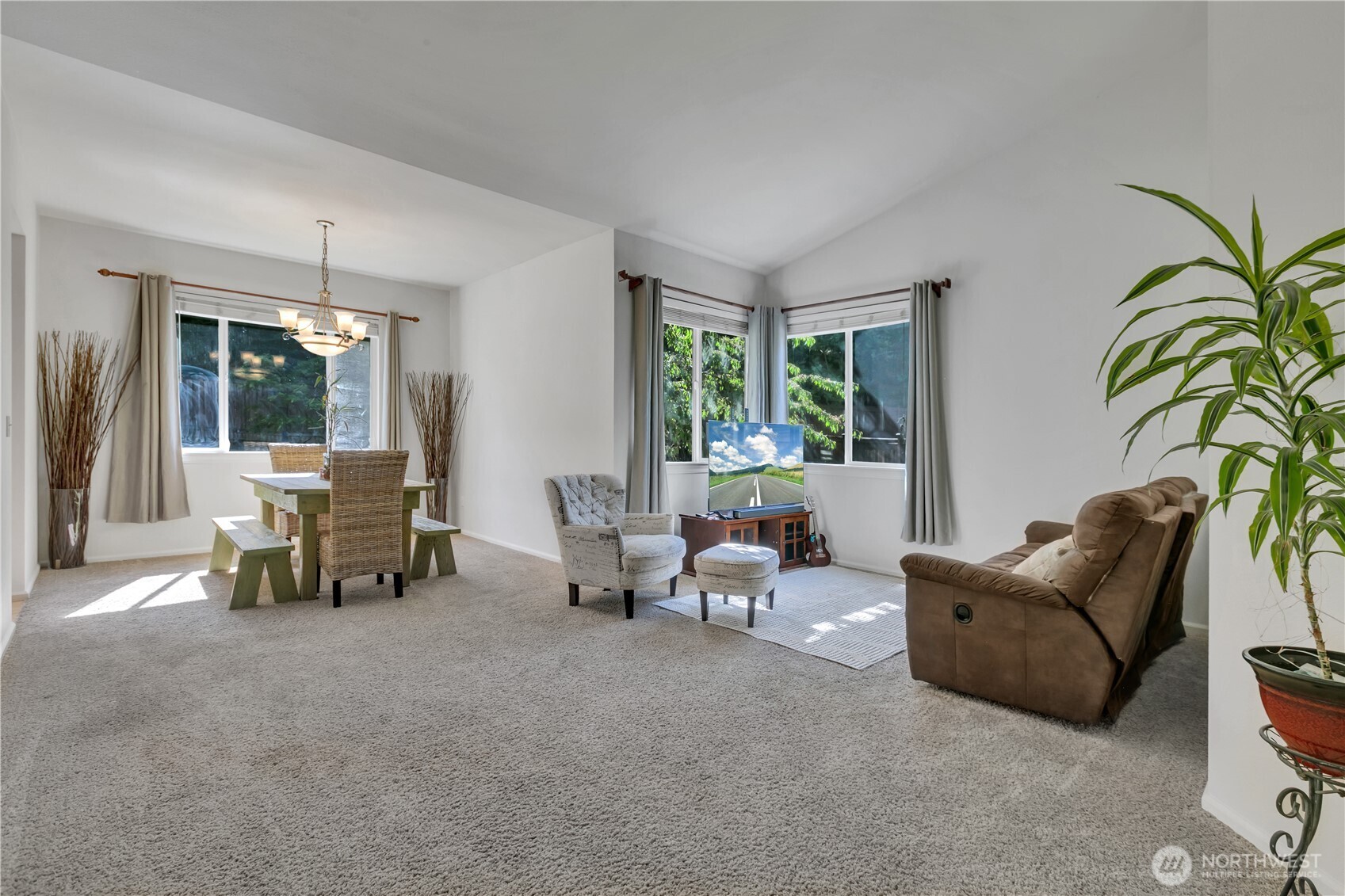5702 Hazel Loop SE Auburn WA 98092