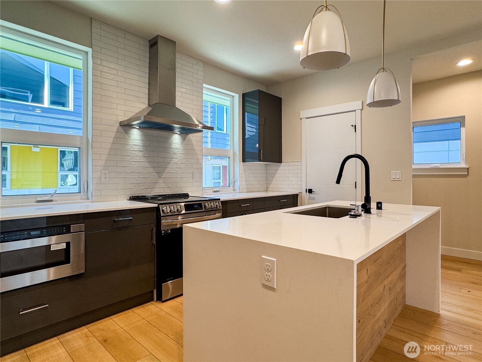 6909 42nd Avenue S Seattle WA 98118