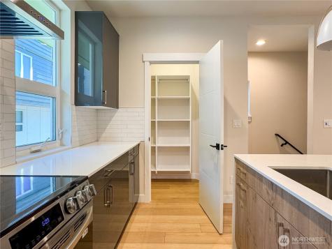 6909 42nd Avenue S Seattle WA 98118