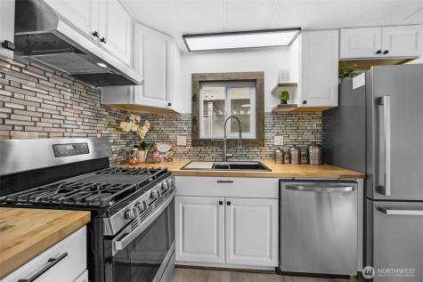 14322 Admiralty Way Lynnwood WA 98087