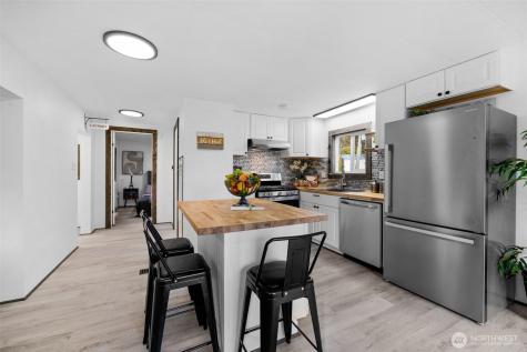 14322 Admiralty Way Lynnwood WA 98087