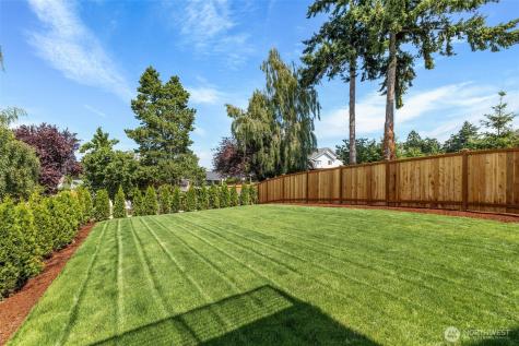 425 Ton-a-wan-da Avenue NE Tacoma WA 98422