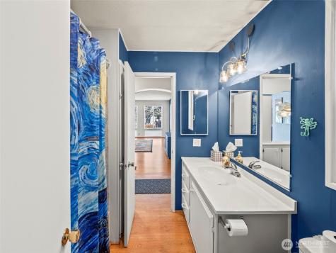 10414 Peacock Hill Avenue Gig Harbor WA 98332