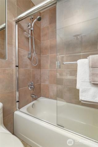 707 Harvest Road Bothell WA 98012