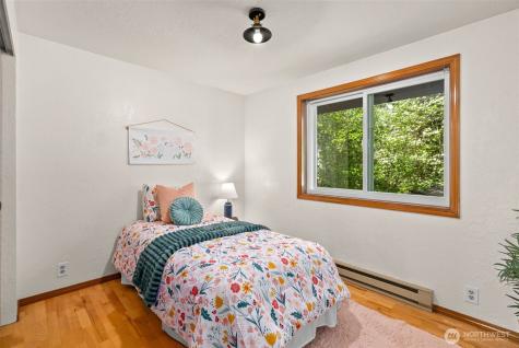 2490 Rocky Point Road NW Bremerton WA 98312